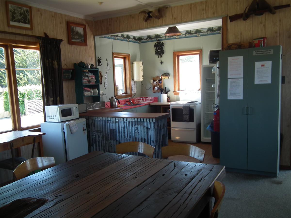 Mountains Edge Cabins Monowai Ngoại thất bức ảnh