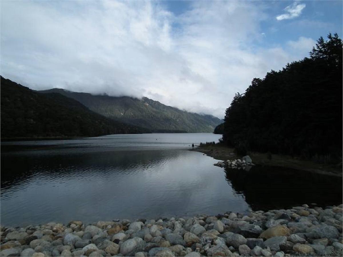 Mountains Edge Cabins Monowai Ngoại thất bức ảnh